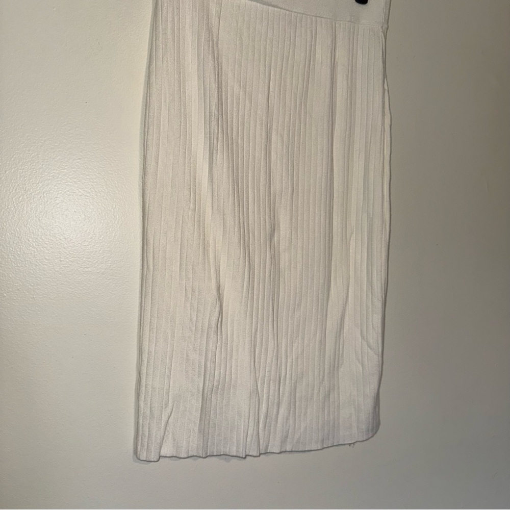 Marled | Classic Cream Pleated Sweater Material Pencil Skirt - Picture 2 of 6